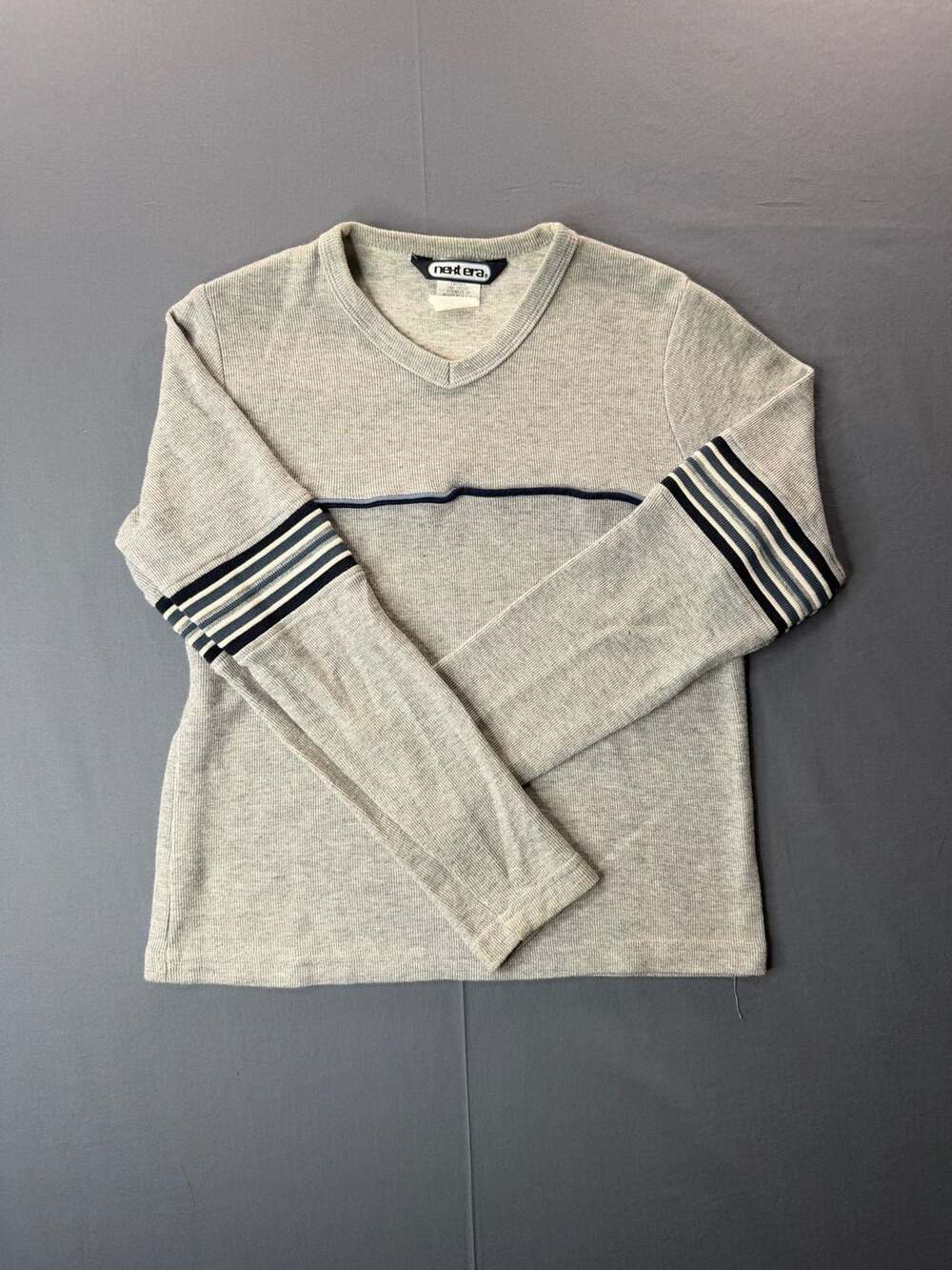 Next Era Vintage Y2K Striped Sleeves V-Neck Gray Pullover Sweater Women’s Small